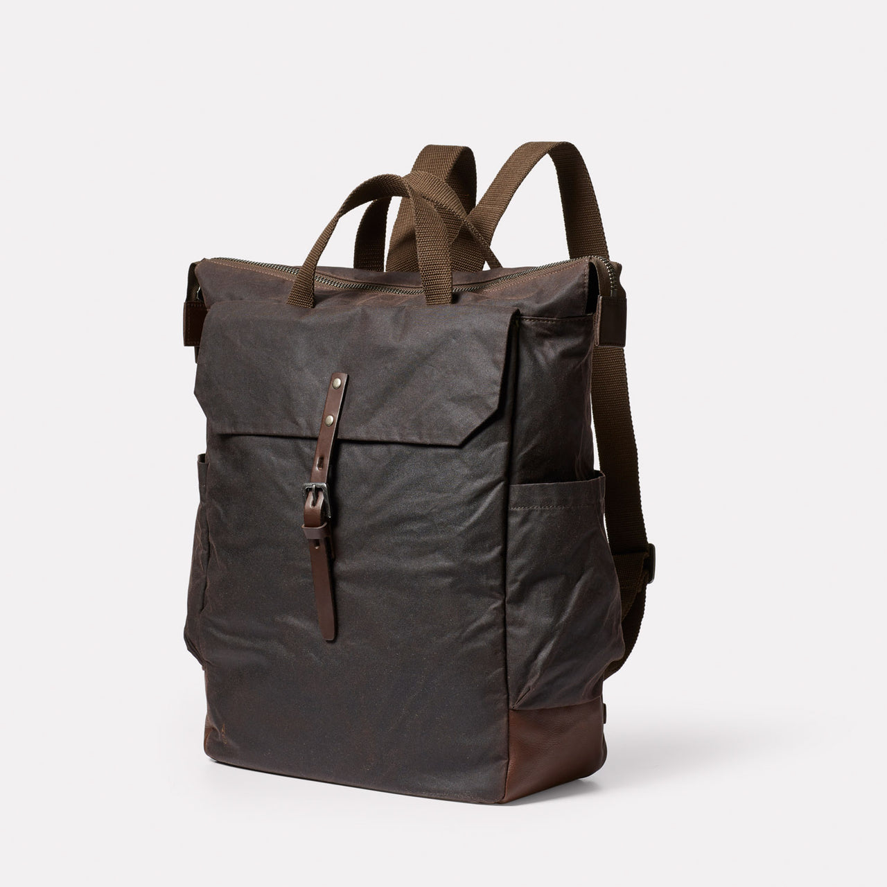 Fin Waxed Cotton Backpack in Bog