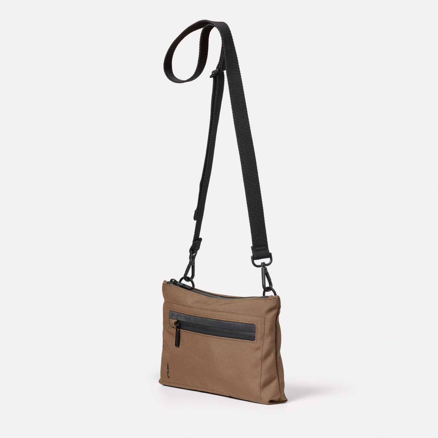 Herb Travel Cycle Crossbody Bag in Silt