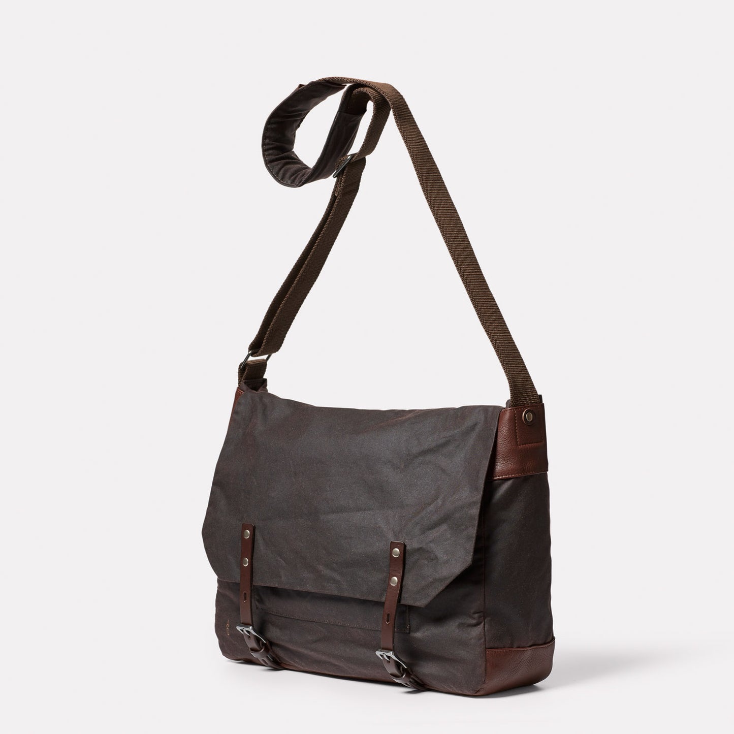 Jeremy Large Waxed Cotton Satchel in Bog