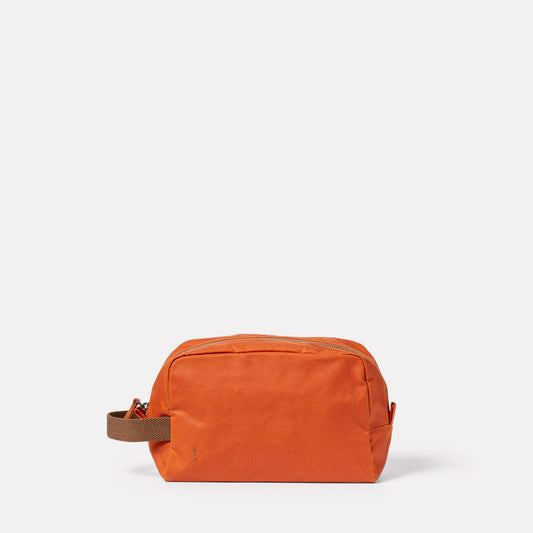 Simon Waxed Cotton Washbag in Burnt