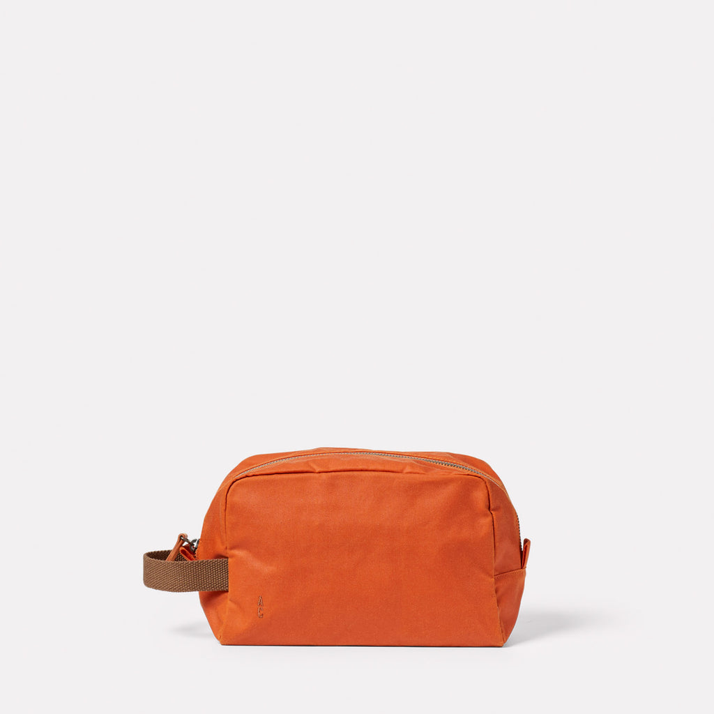 Simon Waxed Cotton Washbag in Burnt