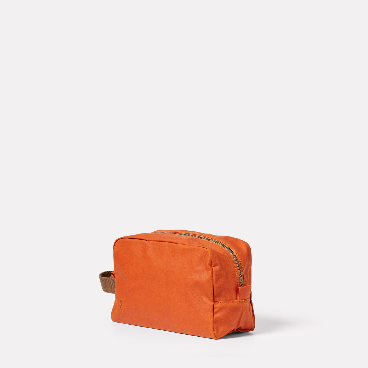 Simon Waxed Cotton Washbag in Burnt