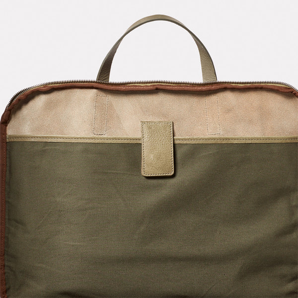 Marcus Calvert Leather Folio Bag in Moss – Ally Capellino