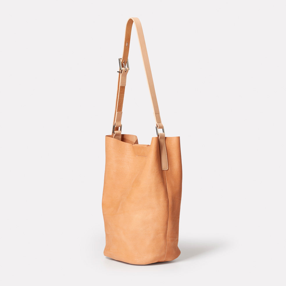 Small leather hot sale bucket bag